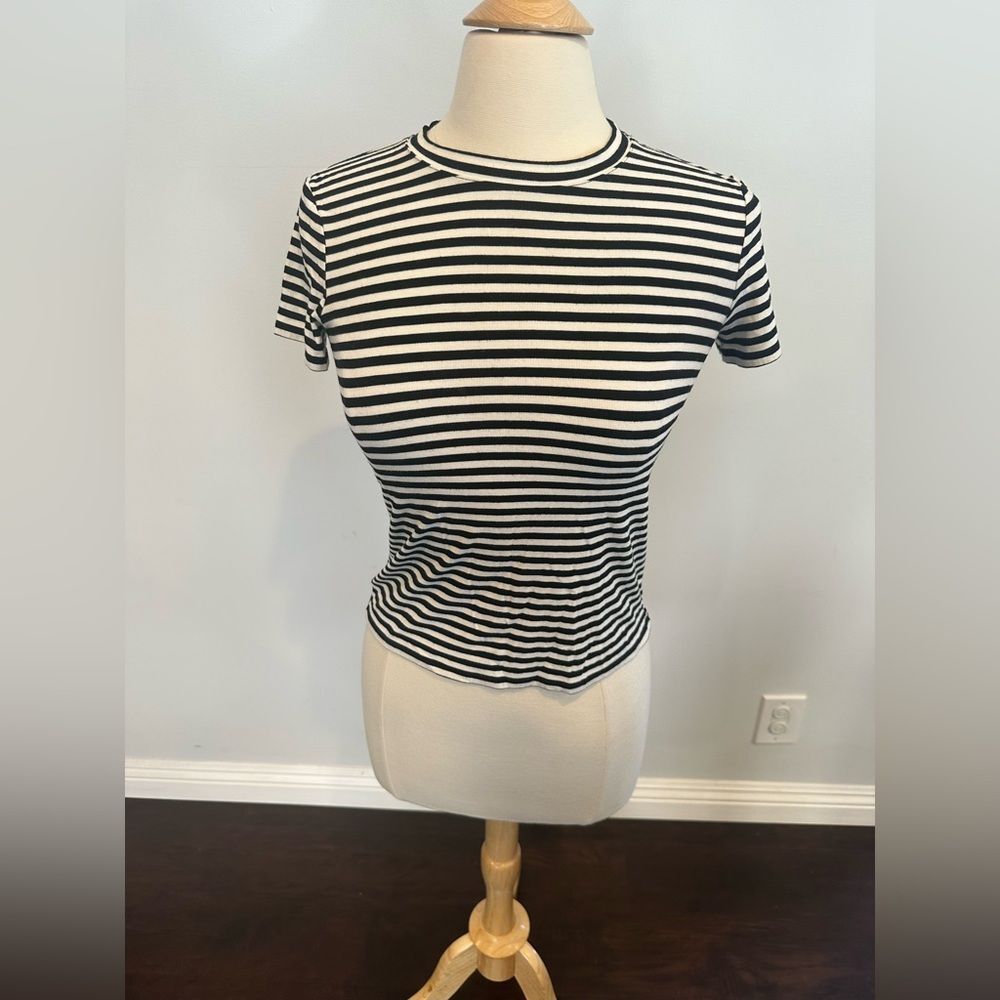 Theory Black & White Women's Classic Tiny Tee Size Small